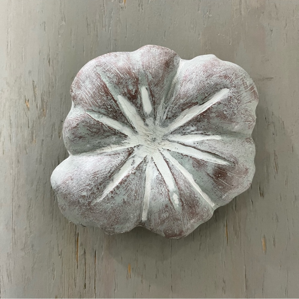 Vintage Isabel Bloom Paperweight Flower Signed Handcrafted